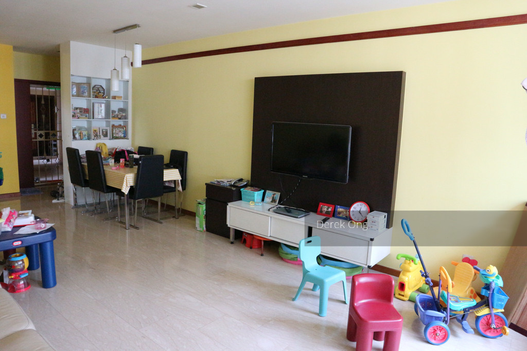 Yishun Sapphire thumbnail photo